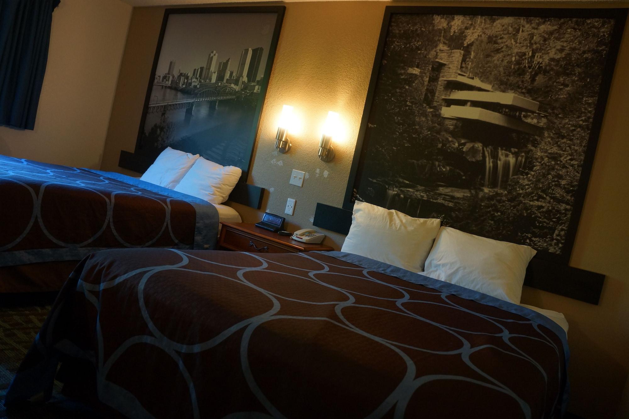Super 8 By Wyndham Delmont